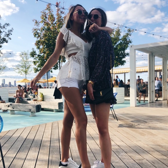 Meet Your Posher, Francesca✨ - Picture 4 of 4